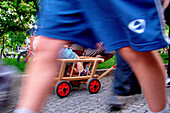 Spielende Kinder in Berlin Kreuzberg