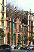 Blick auf Strasseszene vor einem Museum, Fundacion Antoni Tapies, Barcelona, Spanien, Europa