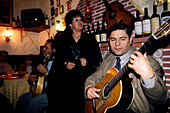 Fadosängerin, Alzira de Sà, Span. Gitarre, David Costa Lissabon, Portugal