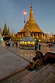 Shwedagon Pagoda, Burma, Myanmar, evening light, abends