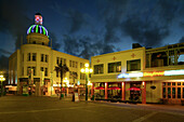 Evening, Marine Parade, Napier, NZ, Napier is the Art Deco city on Hawkes Bay North Island New Zealand