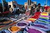 Farbpulver an einem Verkaufsstand, Kathmandu, Nepal, Asien