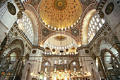 Blick von unten zur Kuppel der Blauen Moschee, Sultan Ahmet Camii Moschee, Istanbul, Türkei, Europa