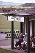Caddie, Manager´s House, Old Course, St. Andrews Fife, Scotland