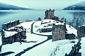 Schlossruine Urquhart im Winter, Loch Ness, Schottisches Hochland, Schottland, Großbritannien