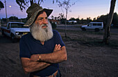 Bearded local character, Lightning Ridge, Australien, NSW, Local, Old opal miner, character The town known as The Ridge is near the Queensland border Locals live an alternative bush lifestyle