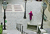 Stairs, Montmartre, Paris, Frankreich, Paris, Montmartre, Treppe mit Frau
