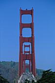 Die Golden Gate Bridge unter blauem Himmel, San Francisco, Kalifornien, USA, Amerika