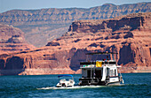 Houseboat, Lake Powell, Lake Powell Arizona-Utah-USA