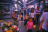 Betende Menschen, Erawan Schrein, Bangkok Thailand