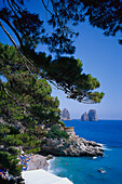 Blick auf Badestrand in einer Bucht, Bagni Torre Saracena, Capri, Italien, Europa