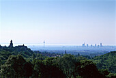 Blick über Kronberg und Frankfurt im Nebel, Hessen, Deutschland, Europa