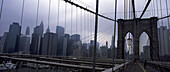Brooklyn Bridge, USA, New York City, Brooklyn Bridge, Oktober 2001Skyline ohne WTCEnglish:, USA, New York City without WTC, October 2001