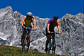Couple, Mountainbiking, Ramsau, Steiermark Austria