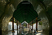 Entrance to Kuthodaw Pagoda, Eingang, Kuthaw Daw Pagode, groesstes Buch der Welt, 729 kleinen Pagoden mit heiligen Schriften, each of the 729 shrines contain a marble slab inscribed in Pali script the sacred Theravada Buddhist scriptures, Mandalay