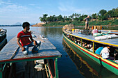 Linienboote am Xe Done-River, Pakse, Suedlaos Laos