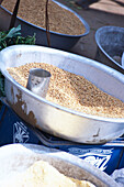 Reisschalen am Markt, Hoi An Vietnam