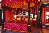 Canopy bed at Royal Suite, Hotel Burj Al Arab, Dubai, V.A.E., United Arab Emirates, Middle East, Asia