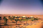 Blick auf das Al Maha Desert Resort in der Wüste, Dubai, V.A.E., Vereinigte Arabische Emirate, Vorderasien, Asien