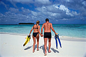 Coupel on the Beach, Snorkelling, Hotel Banyan Tree Spa Vabbinfaru, Maledive Insel