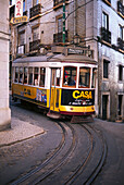 Strassenbahn Nr. 28, Alfama, Lissabon, Portugal