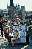 Maler auf der Karlsbrücke, Altstadt, Prag Tschechien