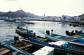 Fischerboote liegen im Hafen von Maskat, Maskat, Oman