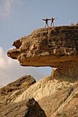 Zwei Leute oben am Gipfel, Abenteuer, Andalusien, Spanien