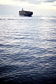 Frachtschiff, Bosporus, Istanbul, Türkei
