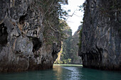 Kalkfelsen in der Ko Hoong Lagune, Phang-Nga Bay, Thailand