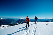 Skiing tour on Griesskar, rear view, Alpspitze, Garmisch Partenkirchen, Germany
