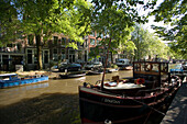 Boats, Egelantiersgracht, Jordaan, Boats anchoring at bank of Egelantiersgracht, Jordaan, Amsterdam, Holland, Netherlands
