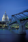 Millenium Bridge, St. Paul´s Cathedral, London, England