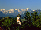 Blick von der Aidlinger Höhe, mit Kirchturm, Blaues Land, Oberbayern, Bayern, Deutschland