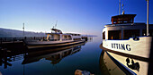 Fährboote in Stegen am Ammersee, Oberbayern, Deutschland