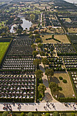 Fu Shou Yuan cemetery,cemetery during Ching Ming Festival, 5th of April, birdseye view of the grave yard, Vogelperspektive Friedhof