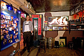 Bar, Julu Lu,Bar Tony in Julu Lu, Vergnügungsstrasse mit zahlreichen Bars, nightclub district