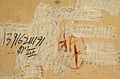 Abriss, demolition in old town, Lao Xi Men,Zeichen, Kalligrafie für Abreißen, calligraphy mark to be demolished, redevelopment area, Abrissgebiet, living amongst demolished  houses, slum