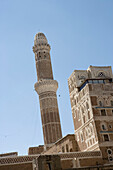 Traditionelle Häuser und Minarett in der Altstadt, Sana'a, Jemen