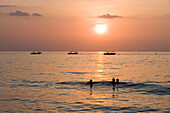 Sonnenuntergang am Beau Vallon Bay, Mahe Island, Seychellen