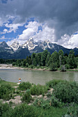 Fischen am Snake River, Grand Teton National Park, Wyoming, USA