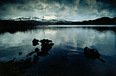Blick von Loch Assynt, Sutherland, Schottland, Grossbritannien