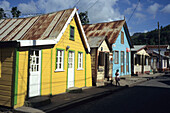 Typische buntbemalte Häuser, Anse La Reye, St. Lucia, Karibik