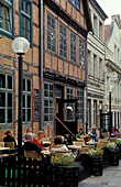 Straßencafe in Schwerin, Schlachtermarkt, Mecklenburg-Vorpommern, Deutschland, Europa