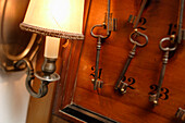 Alter Hotelzimmerschlüssel in Gasthof Post in Lofer, hier soll Mozart übernachtet haben, Salzburg, Salzburger Land, Österreich