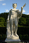 Skulptur im Garten von Schloss Ansembourg, Luxemburg, Europa