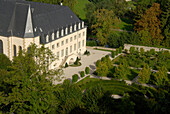 Ehemaliges Hospital in einem Park, Hospice Civil du Pfaffenthal, Luxemburg, Luxemburg, Europa
