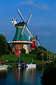 Windmühlen, Greetsiel, Ostfriesische Inseln, Niedersachsen, Deutschland, Europa