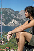 Mann, Kletterer, See, Nago, Gardasee, Italien