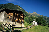 alpine hut and chapell in Gerstruben, view to Höfats, Himmeleck, Allgäu range, Allgaeu, Swabia, Deutschland